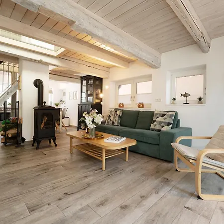 Haus 1805 *